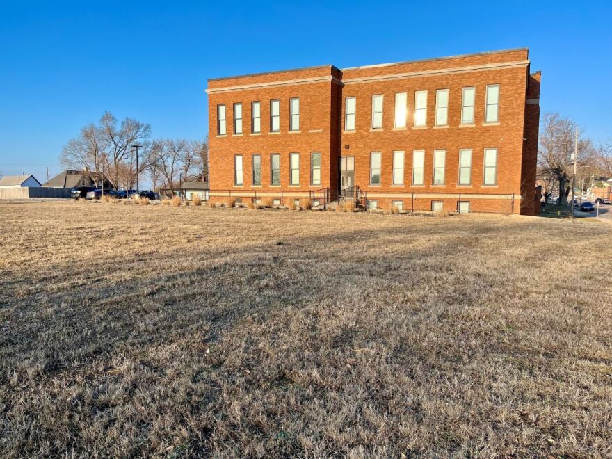 This empty lot near Sioux City's former Everett Elementary School at 1314 W 3rd St. will be the site of the new Asher apartments. The $8 million project by developer Arch Icon includes 30 affordable housing units, according to city leaders.